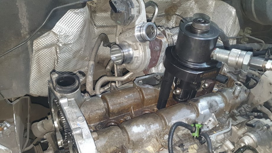 Usuwanie zapieczonych wtryskiwaczy